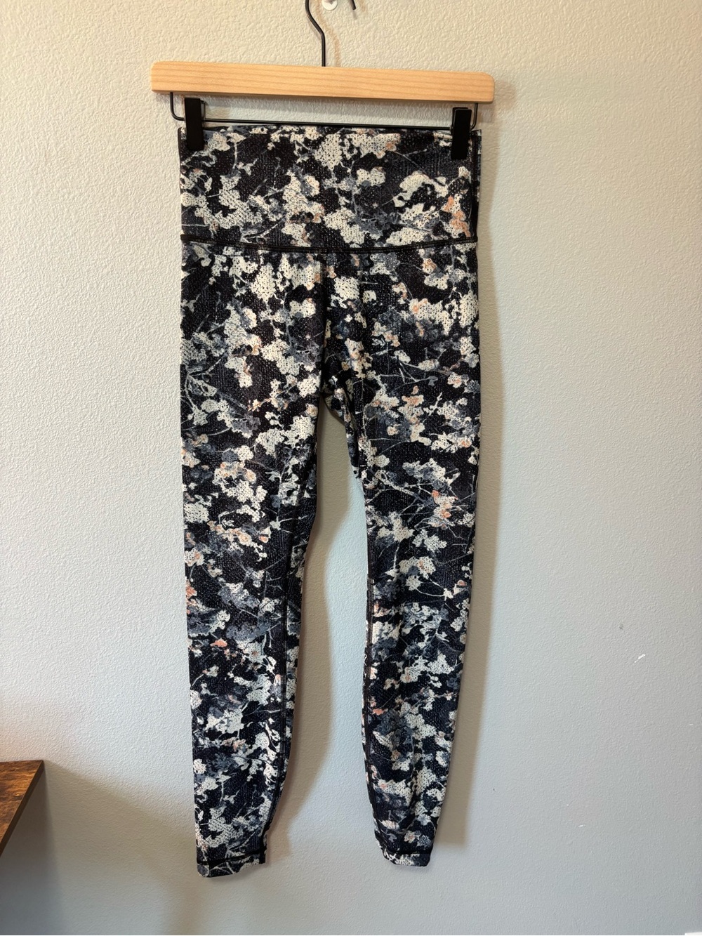 Lululemon Athletica Align Black Floral‎ Print High-Rise Leggings Size 6